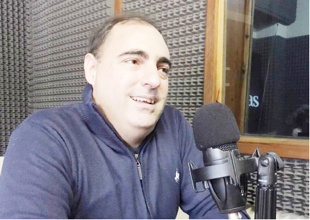 'Cuando los radicales vayamos a votar tenemos que descartar la boleta de MIlei'