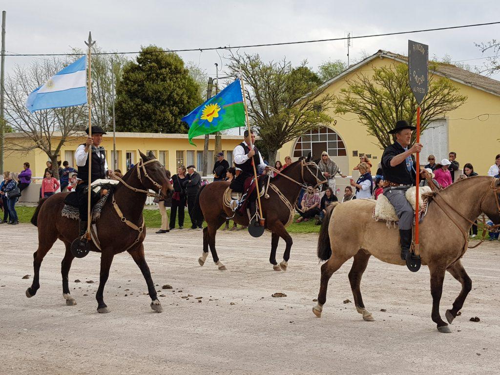 A guardar los caballos