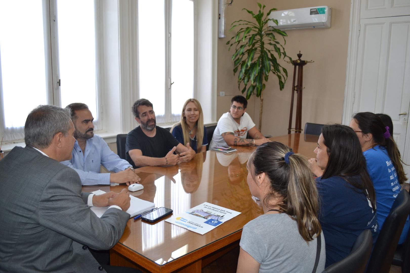 El Gobierno se suma a la campaña 'Más luces, menos ruido'