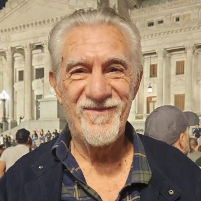 'Milei está haciendo lo que dijo y violando la constitución y la ley'