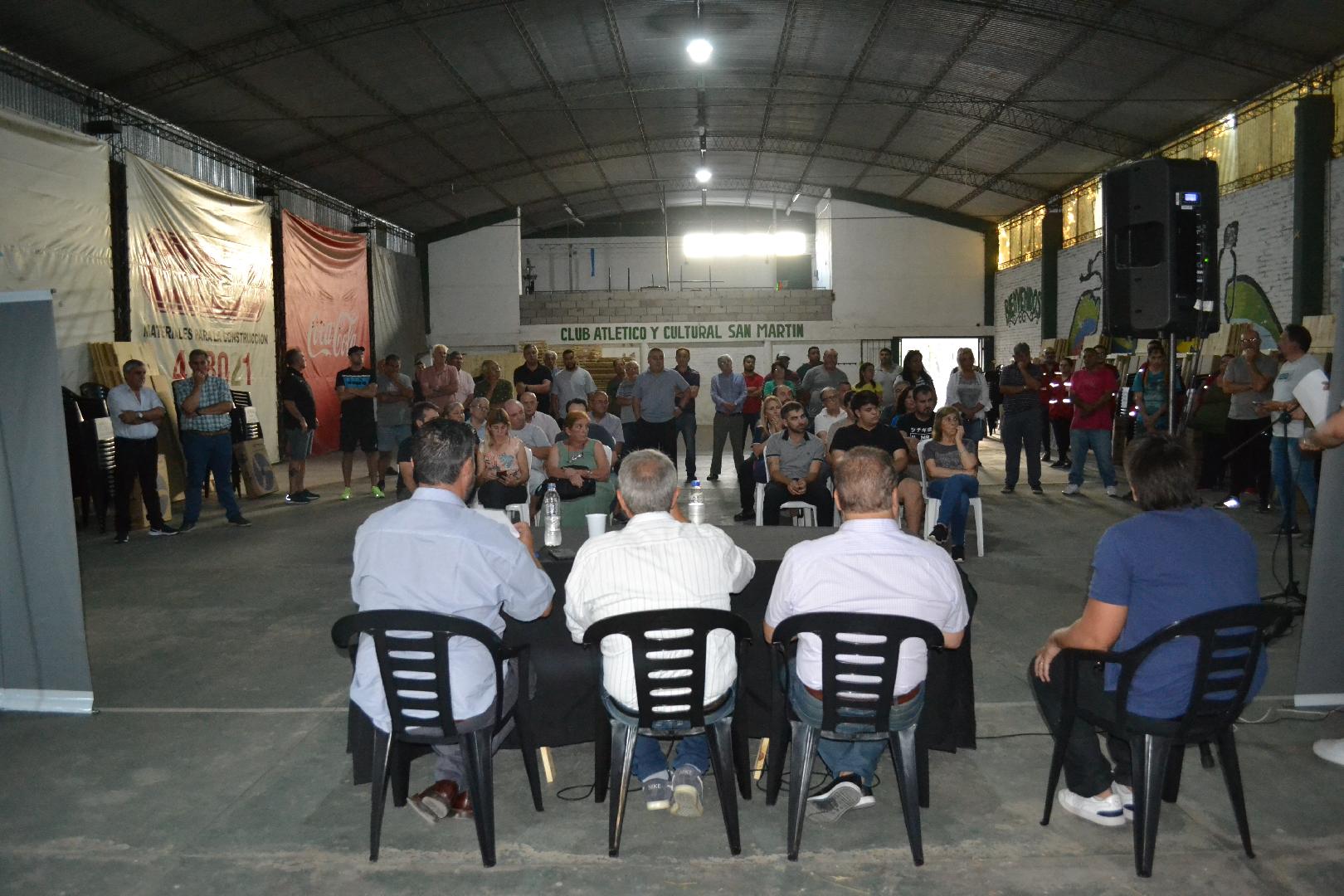 Golía entregó mobiliario para instituciones
