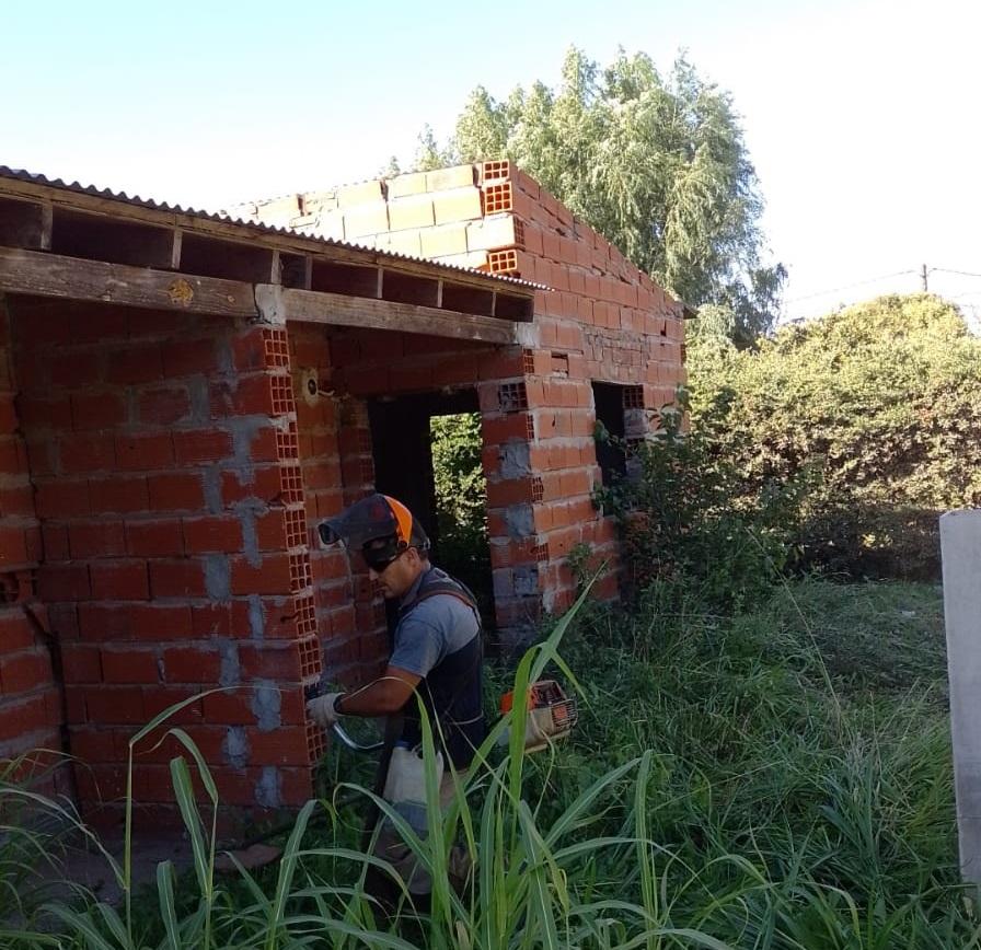 Trabajos de limpieza y arreglo de caminos