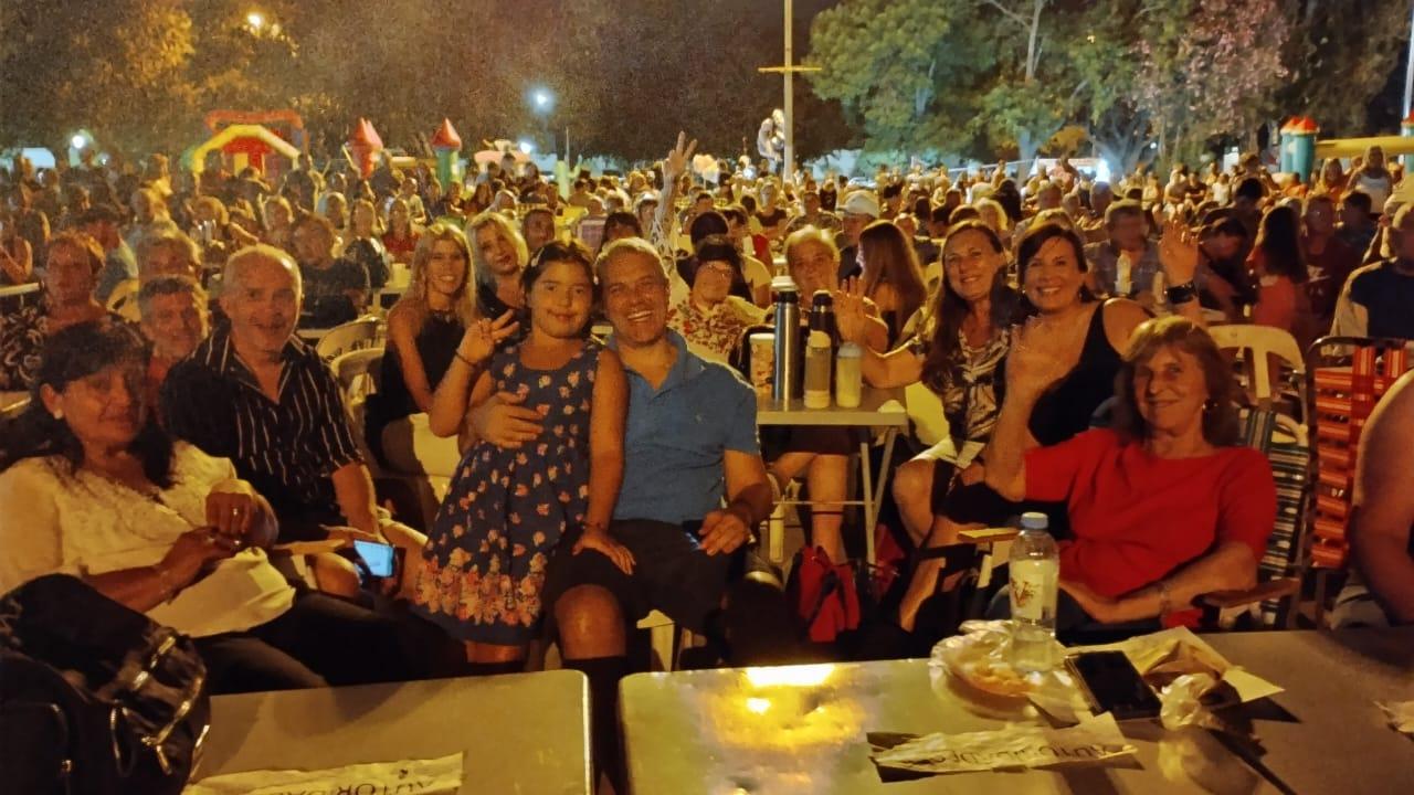 Comenzó el Festival de la Movida Tropical en la plaza 5 de Agosto
