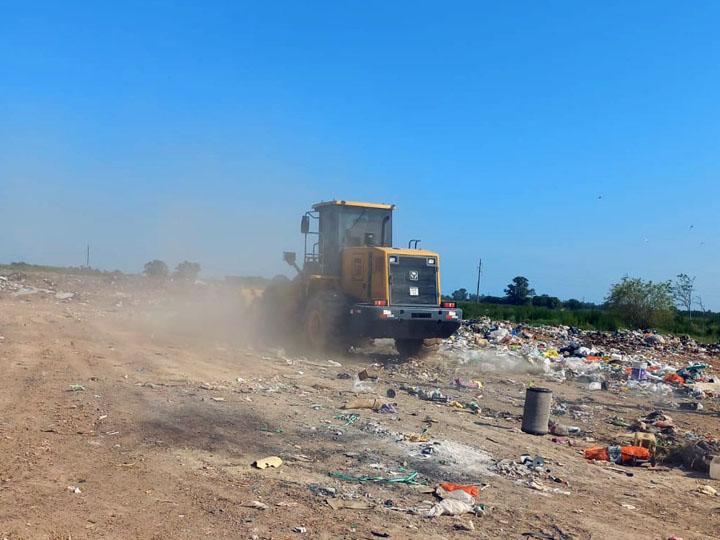 Tareas en el basural, clubes y arreglo de caminos rurales