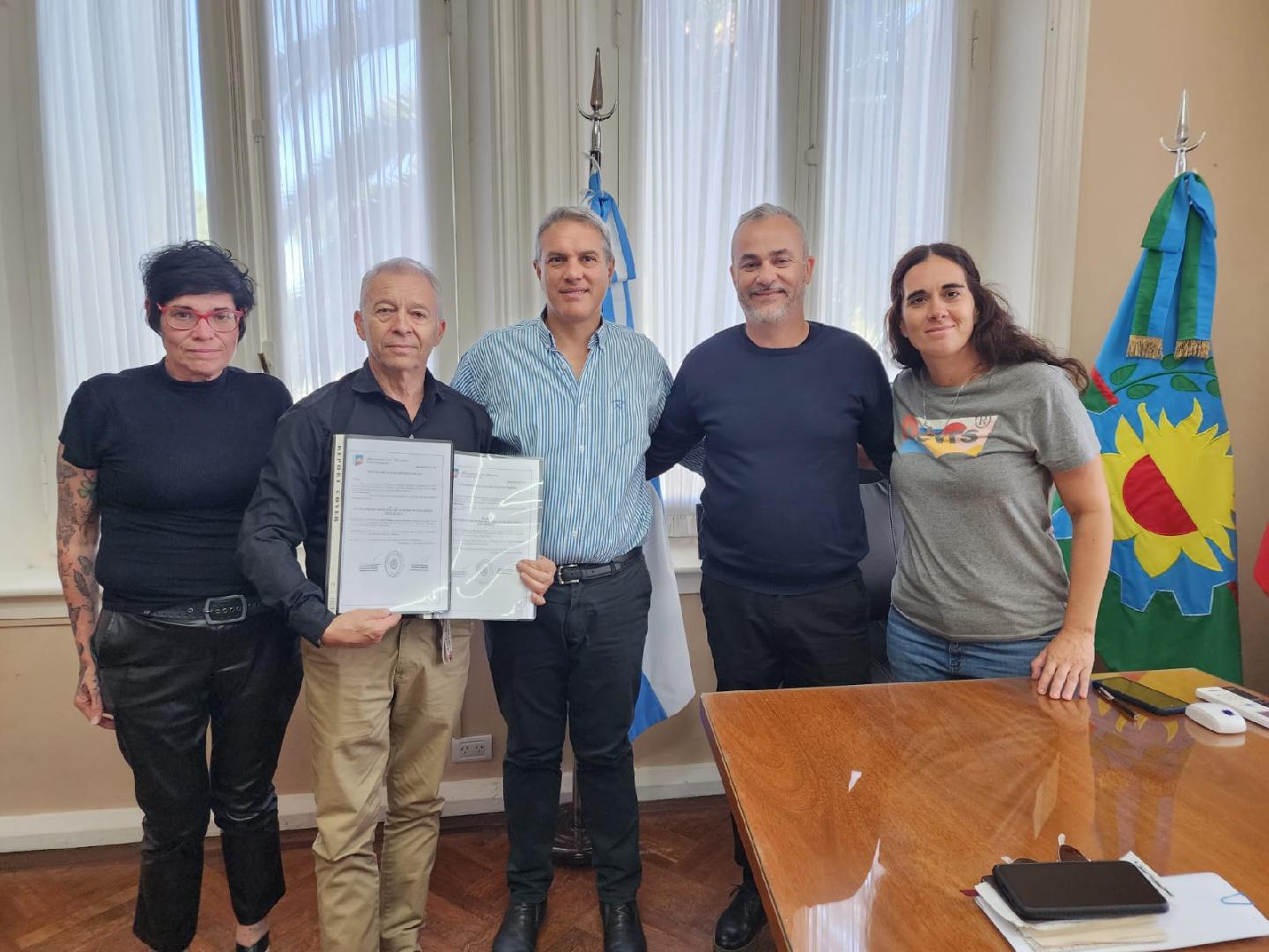 Golía entregó un reconocimiento al bailarín José Chilan