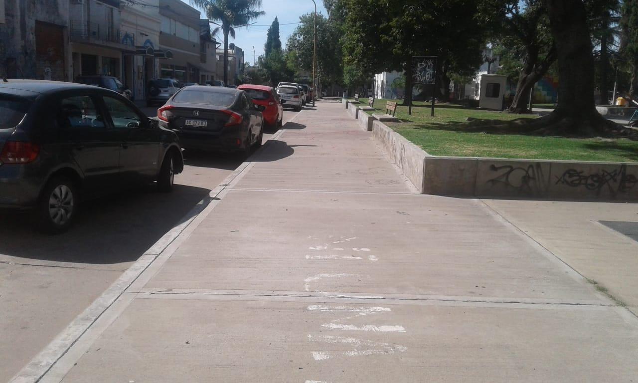 Plazoleta ausente de árboles