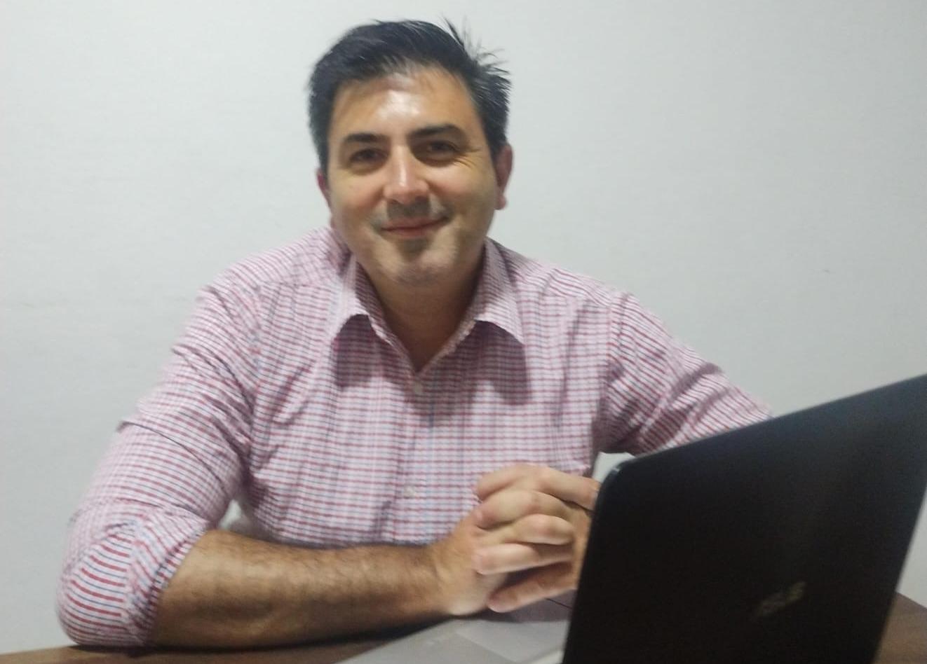'El radicalismo tiene que posicionarse frente al atropello de Milei'