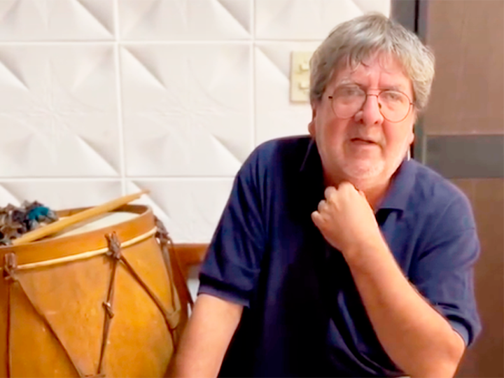 Marcelo Ferrer presentó 'Con cuerdas' a sala llena en la EAC