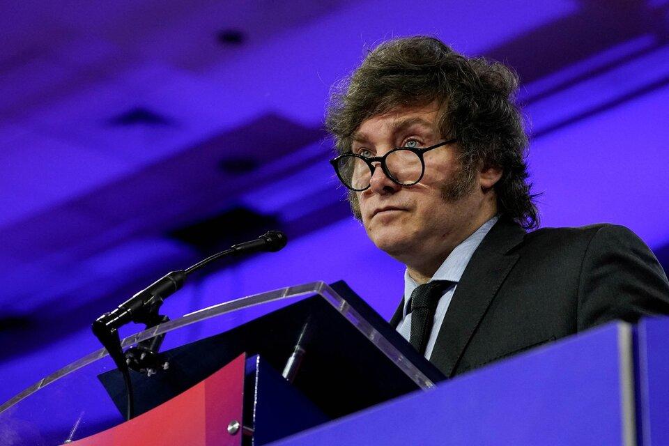 La economía de Milei se derrumba, y su imagen también