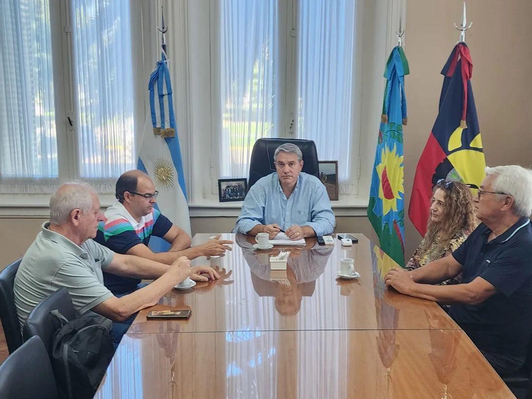 Darío Golía firmó un convenio para obras de saneamiento y limpieza de canales