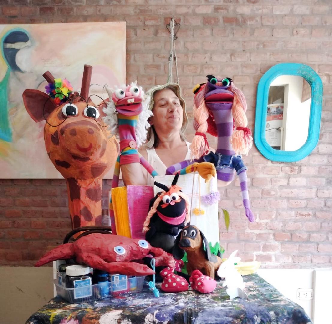 'Tía Tata nos lleva por todo el mundo'