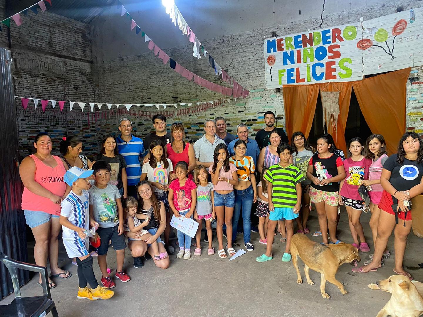 Golía visitó el merendero 'Niños felices'