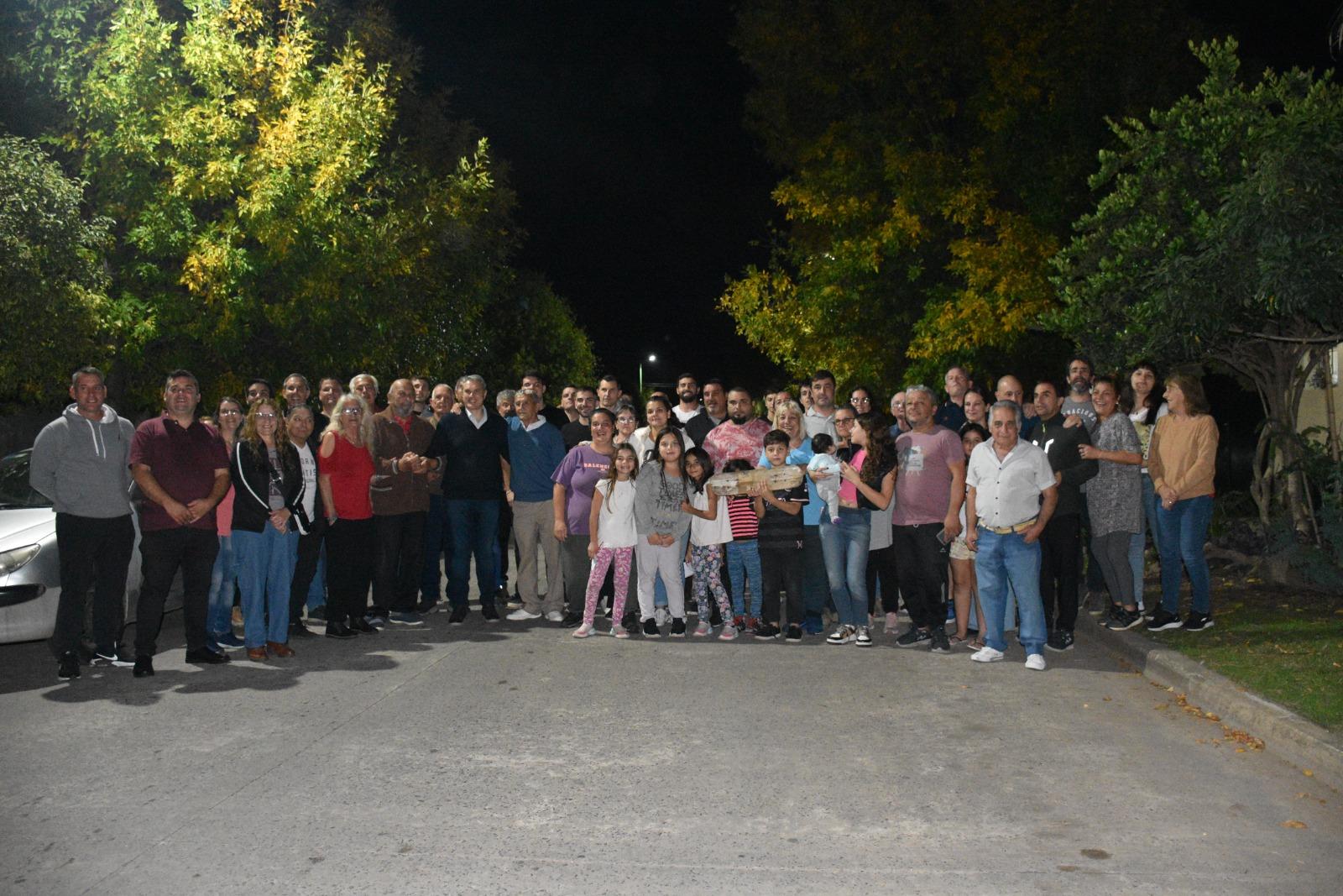 Se inauguraron las nuevas luminarias LED en calle Duberty