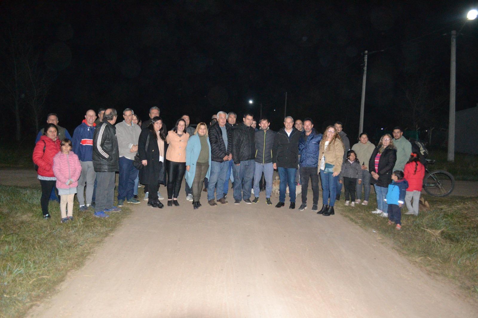 Se inauguraron nuevas luminarias en el Barrio Los Crespones