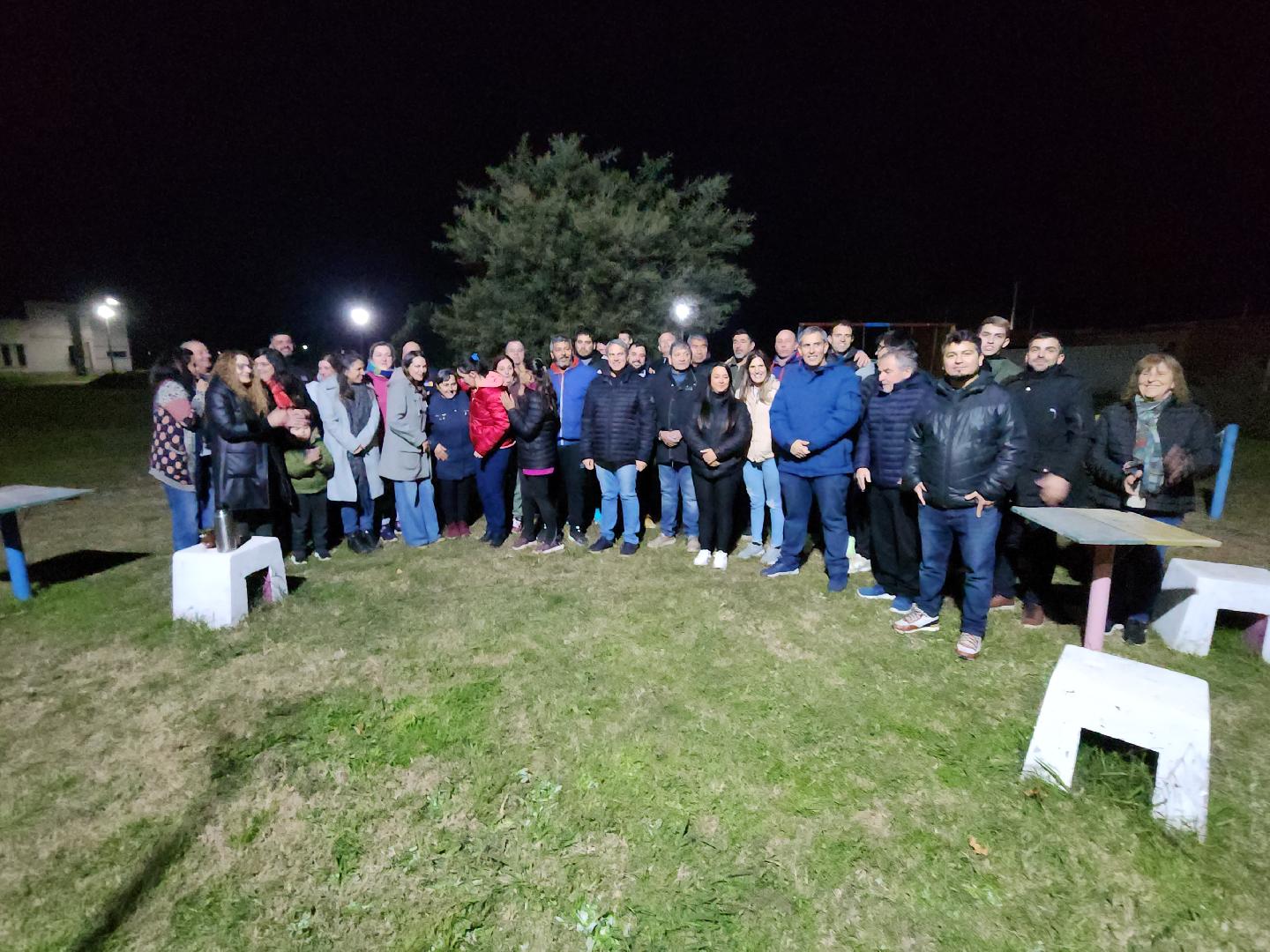 Se inauguraron luminarias en el Barrio Procrear