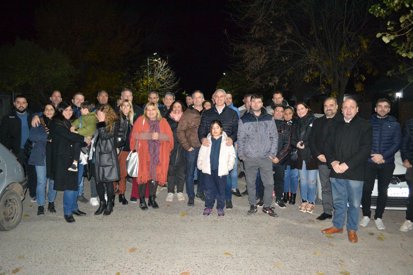 Se inauguraron dos nuevas cuadras de luminarias
