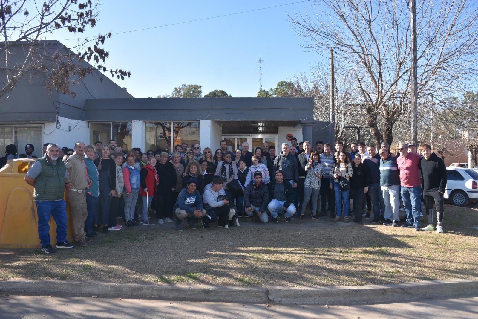 Plantaron 68 árboles nativos en los barrios Los Pioneros, San Antonio y Procrear