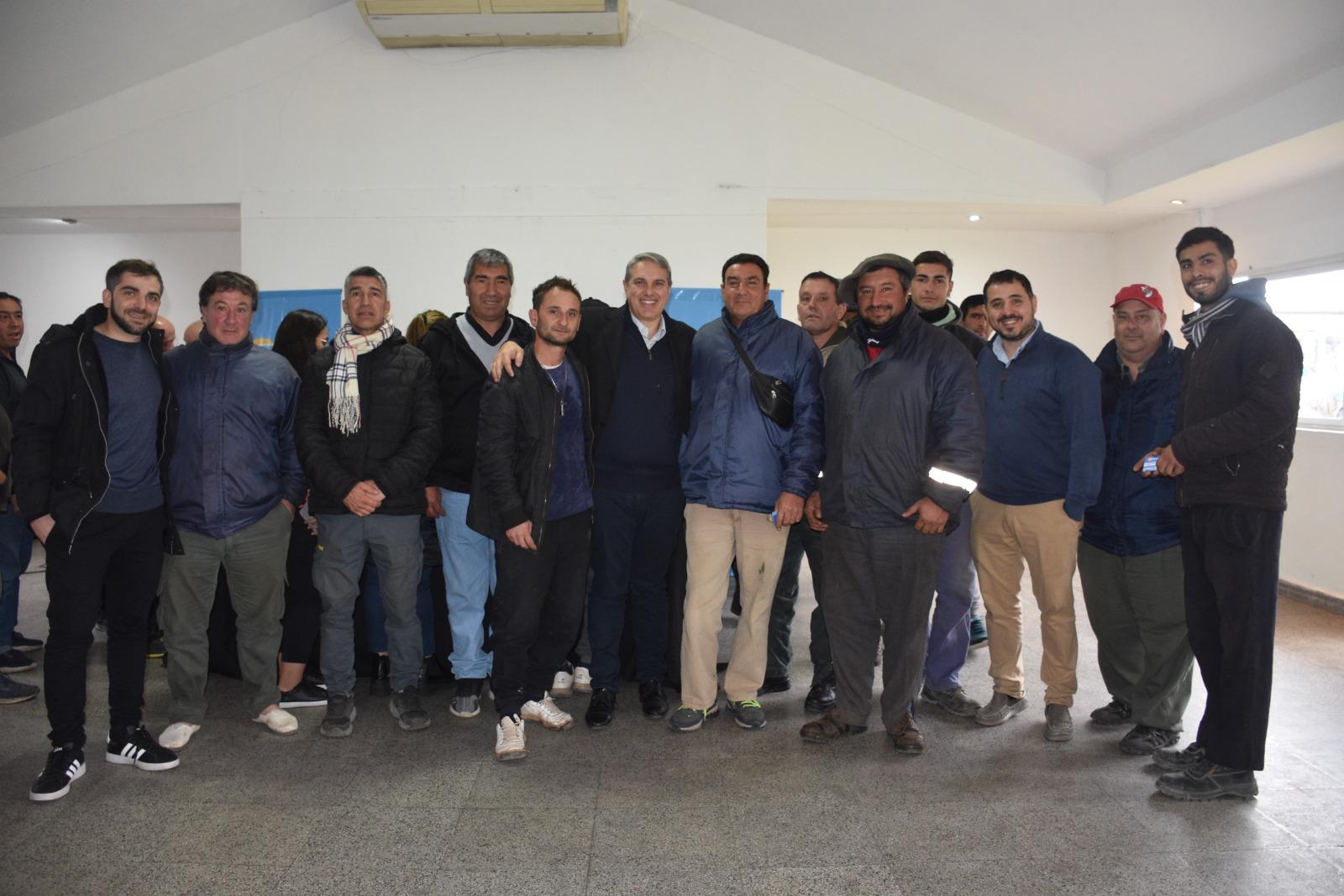 Golía entregó la primera tanda de tarjetas 'Fortalecer' a trabajadores del Corralón