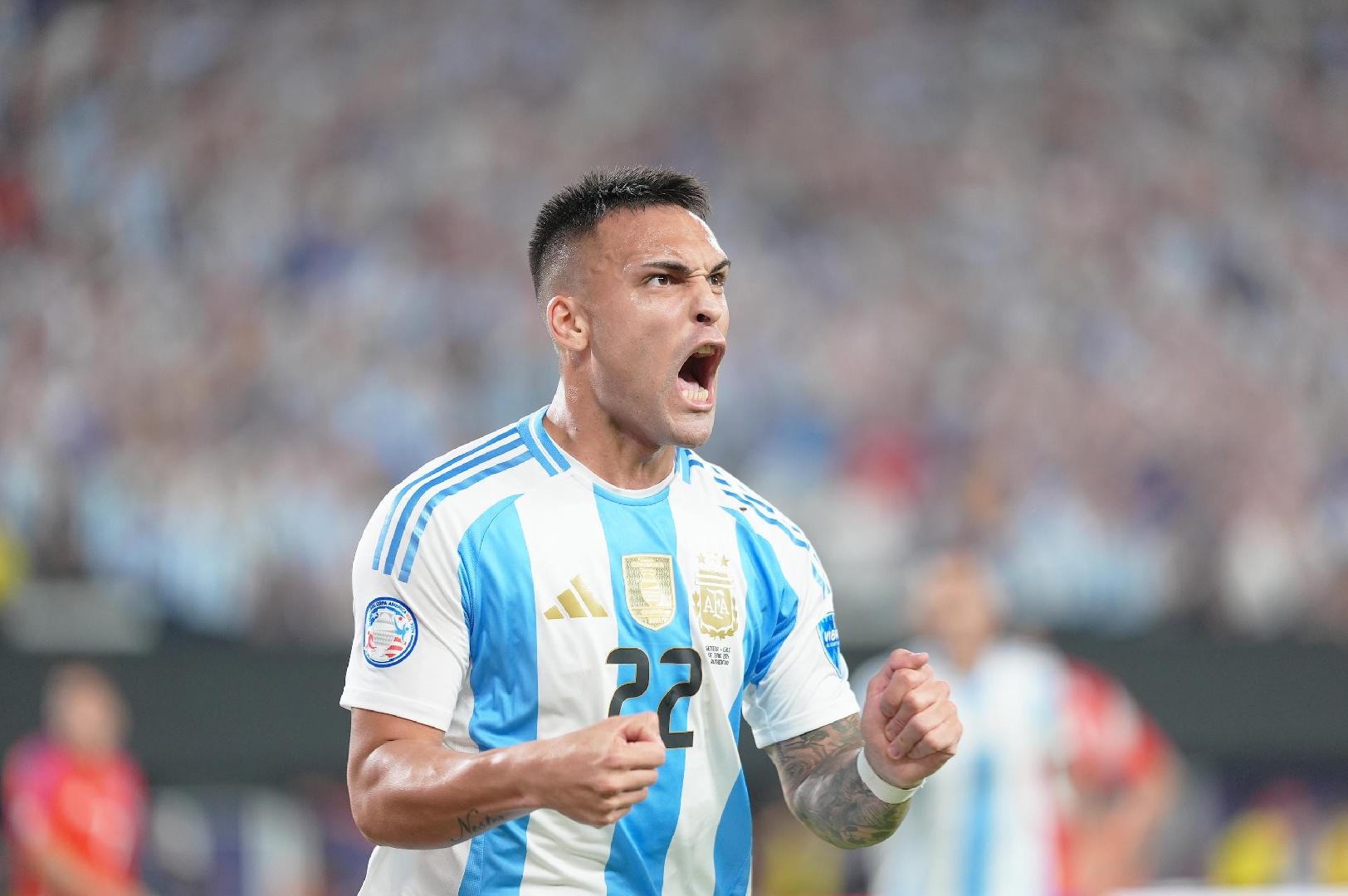 Argentina sufrió, pero ganó y está en cuartos