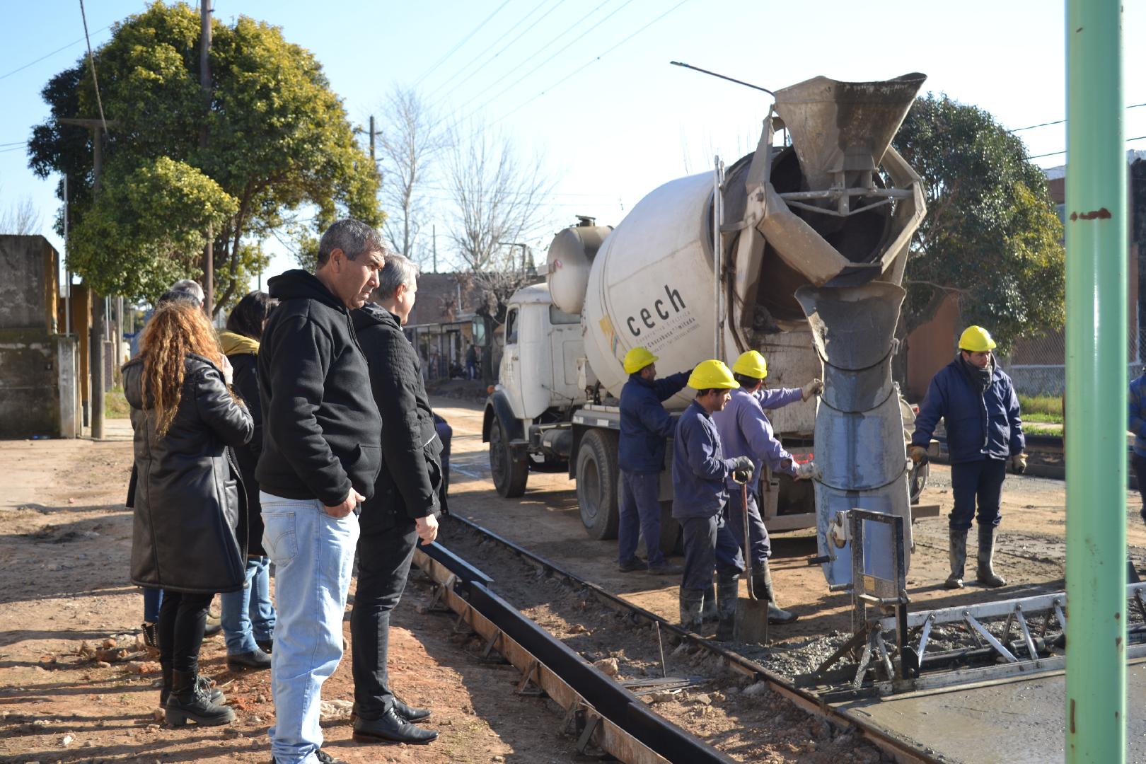 Comenzó la pavimentación de calle Uspallata