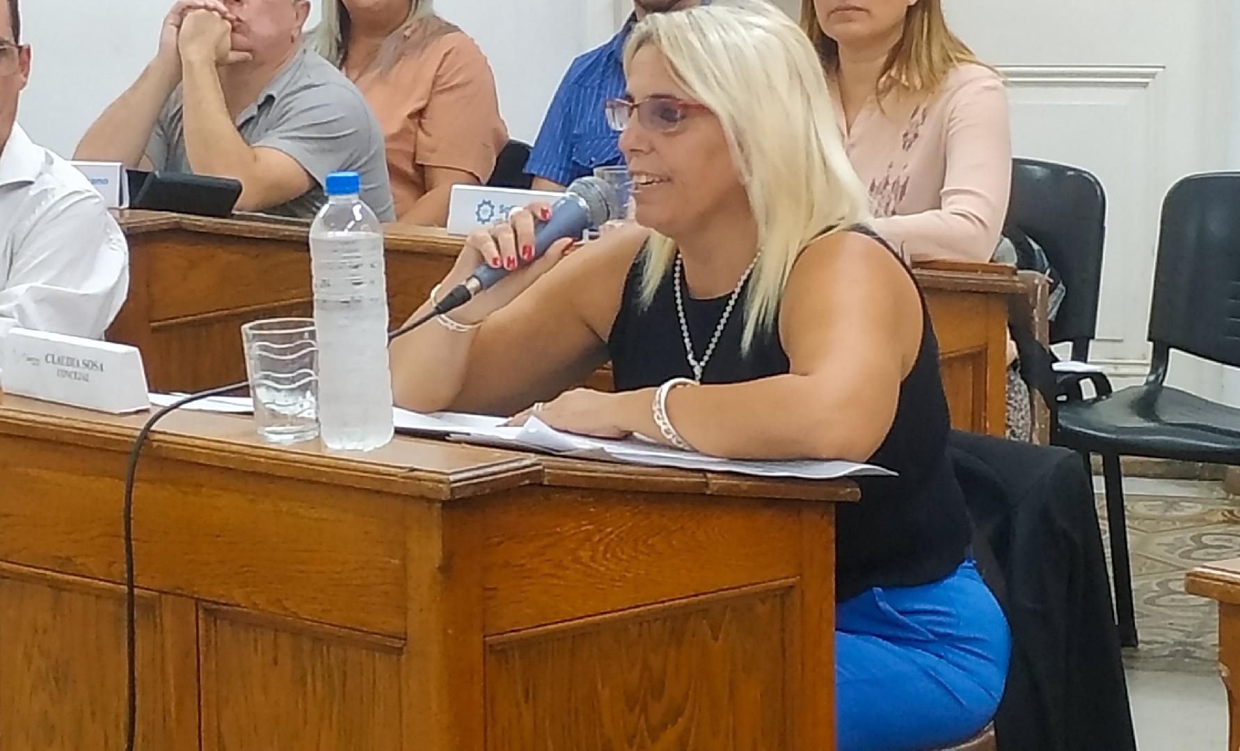 'Están dando manotazos de ahogado'
