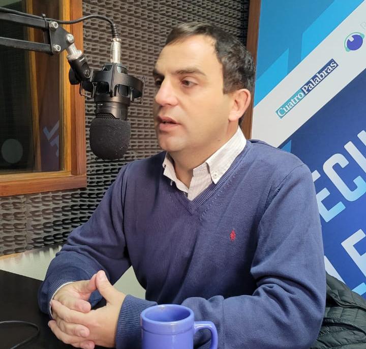 'Hay temas en los que la oposición cambia de opinión sobre la marcha'