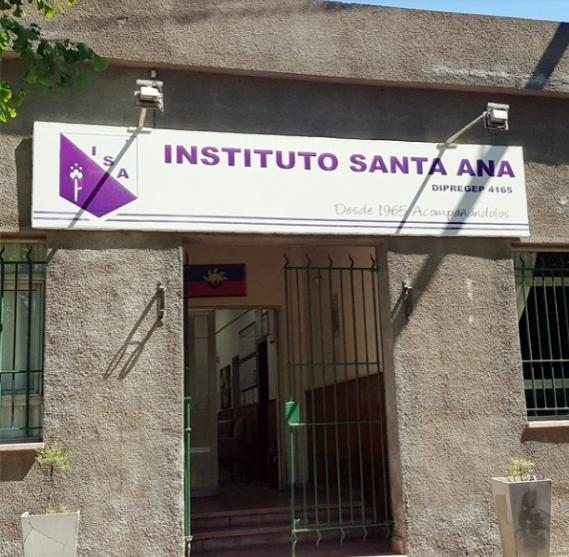 Colegios de la zona prohiben el uso del celular
