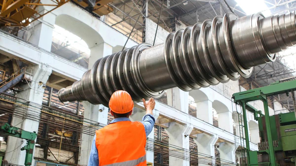 La industria cayó un 11,2% interanual en junio y se prevé un estancamiento de meses