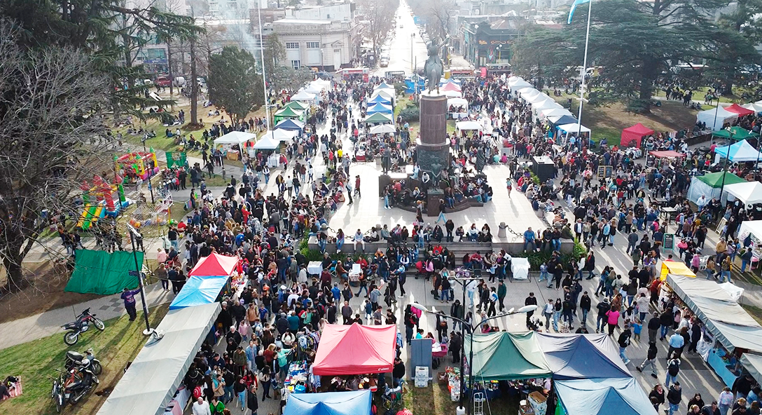 En medio de la crisis los festejos aliviaron al comercio local