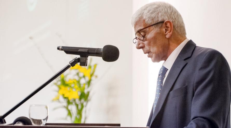 Libarona le quiere quitar las sucesiones a los abogados