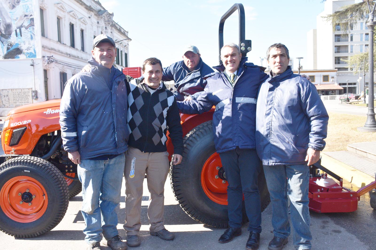 Nueva maquinaria para mantenimiento de las plazas