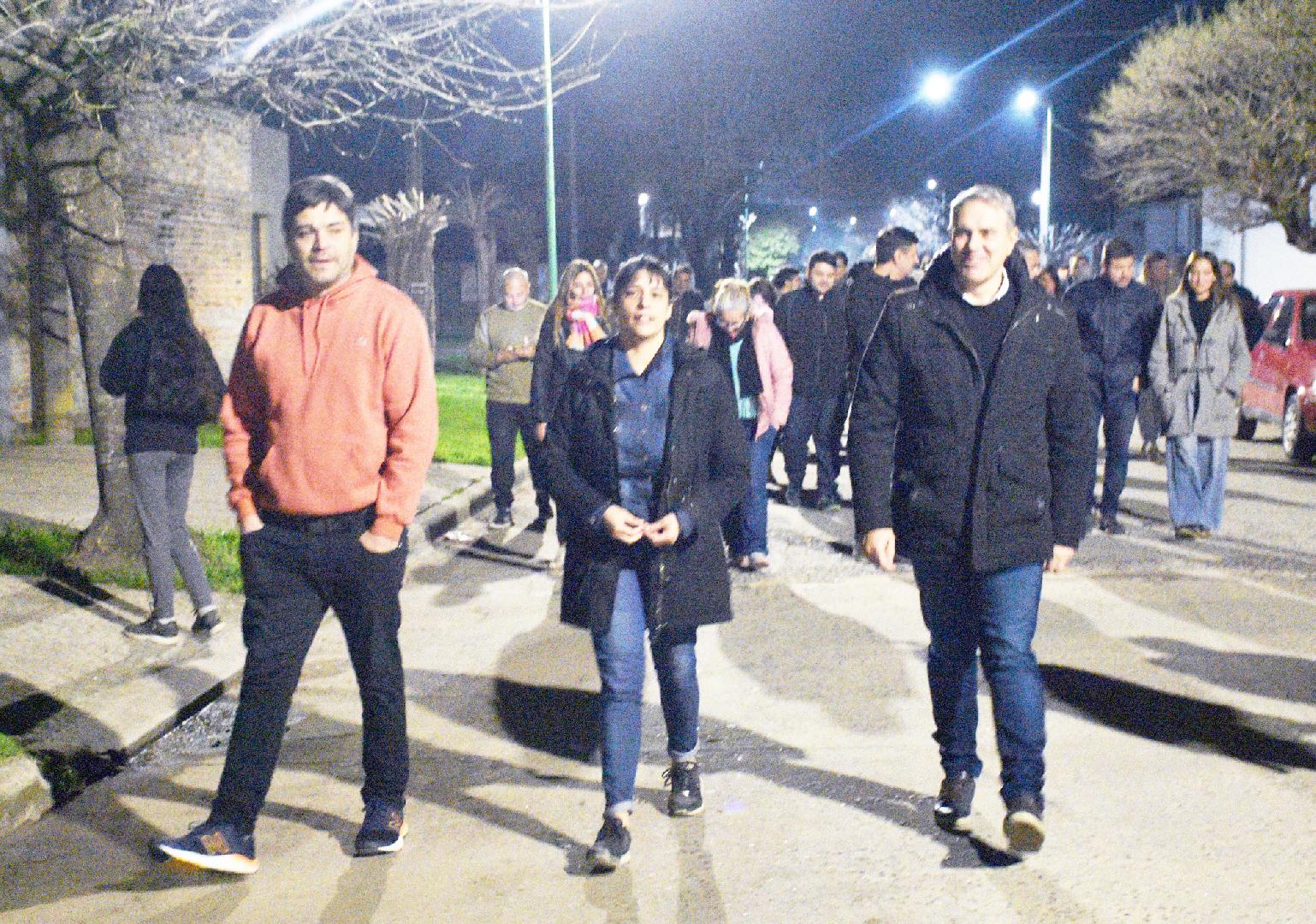 El intendente Darío Golía inauguró tres nuevas cuadras de luminarias LED