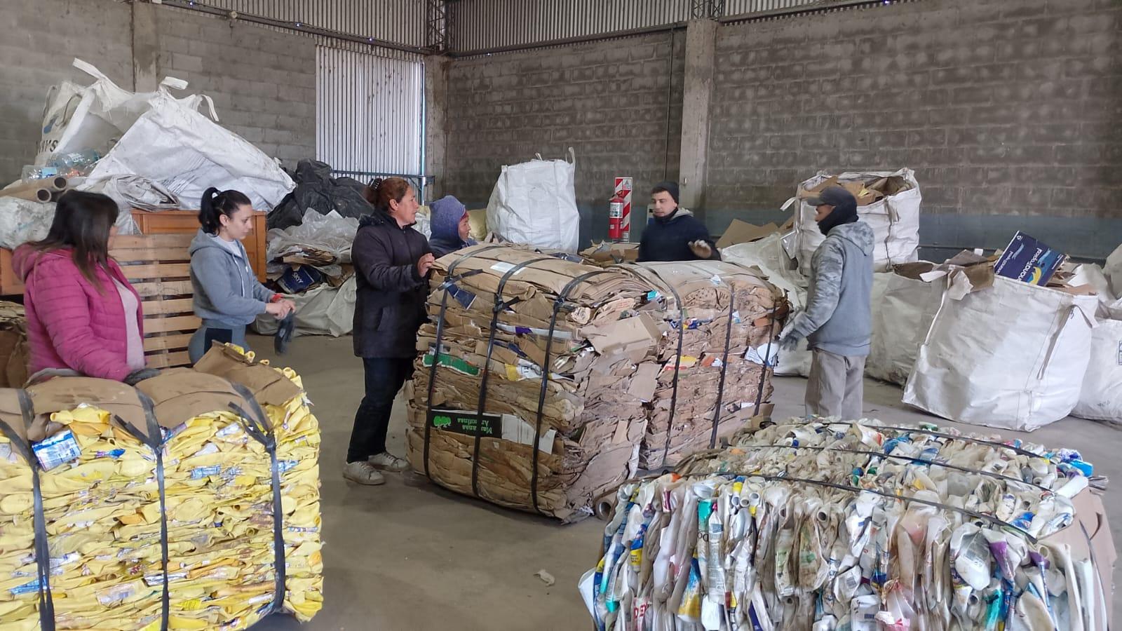 Se realizó una nueva carga de materiales reciclados
