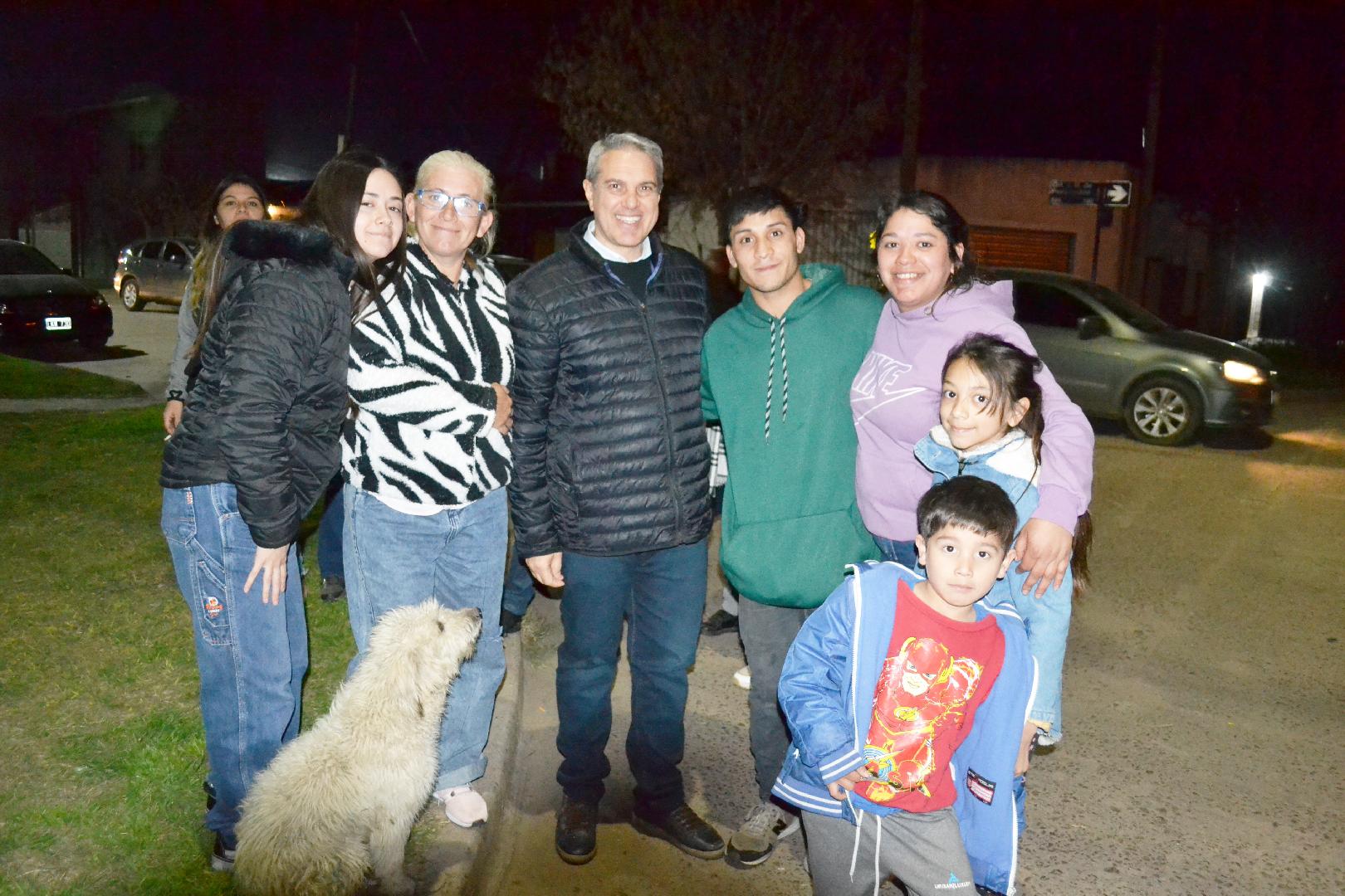 Se inauguraron luminarias LED en el barrio Parque Chacabuco