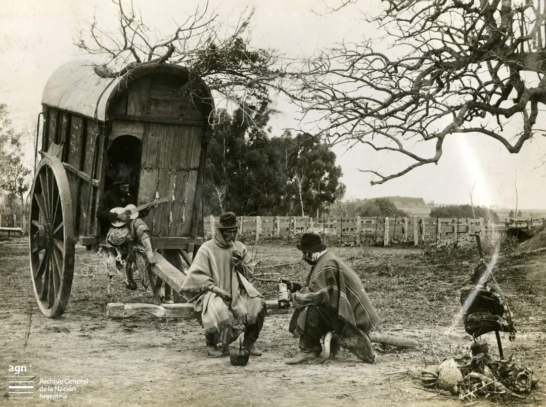 Entre asados y mateadas en la llanura bonaerense