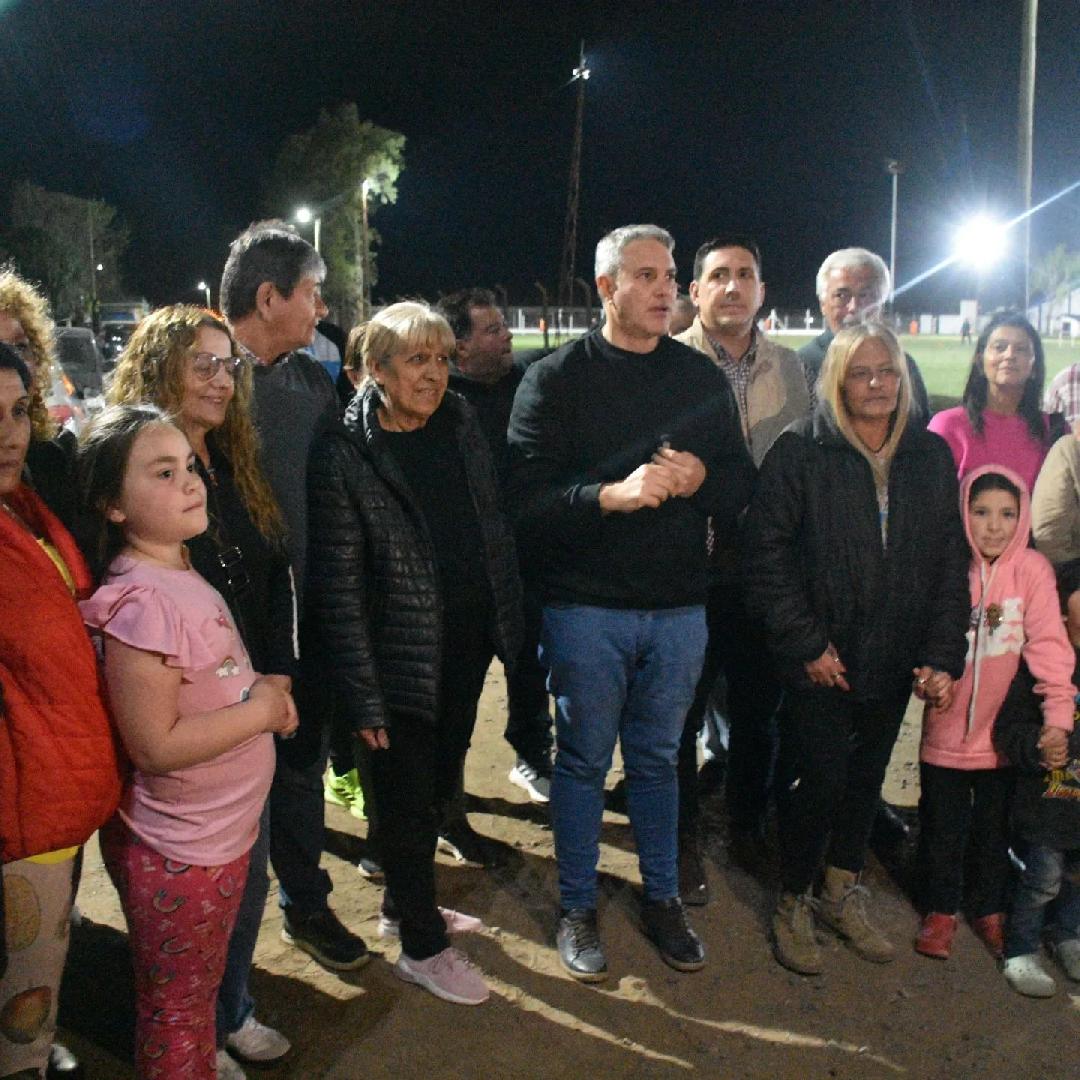 Golía inauguró más luminarias en calle San Luis