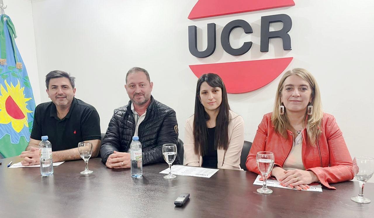 'Nosotros queremos construir un alternativa política de centro'