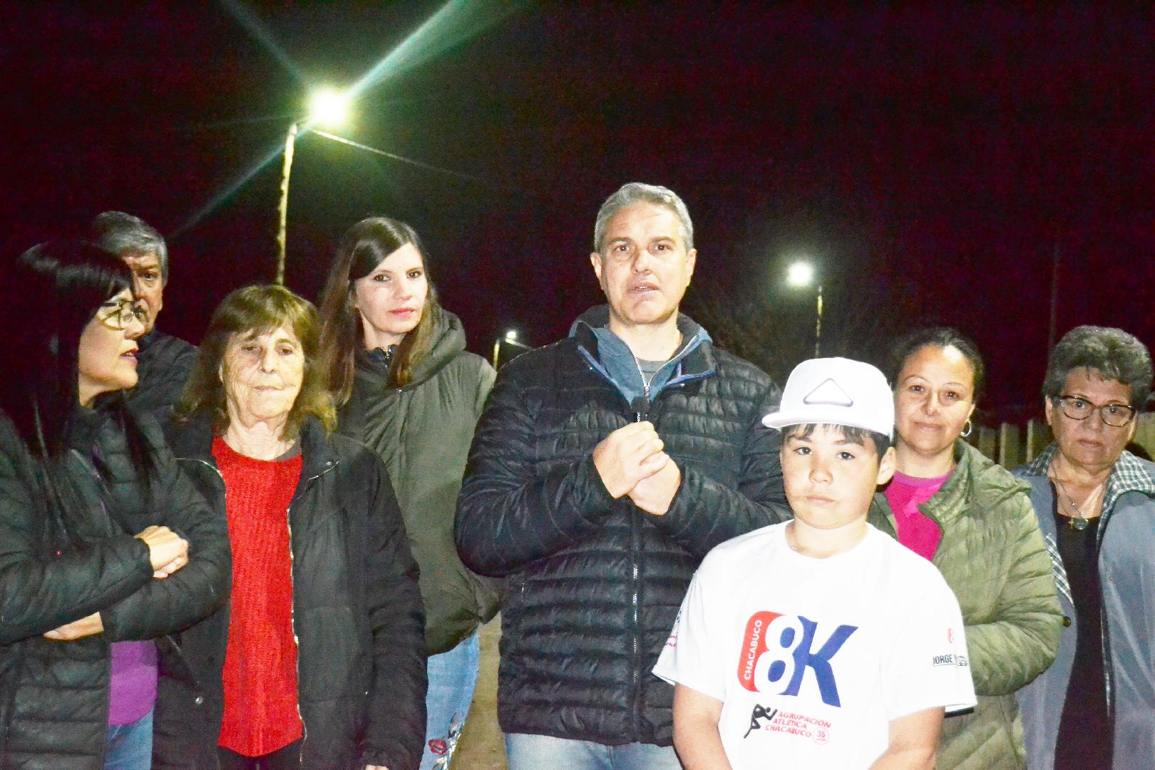 Se inauguraron dos nuevas cuadras de iluminación en el Barrio La Construcción