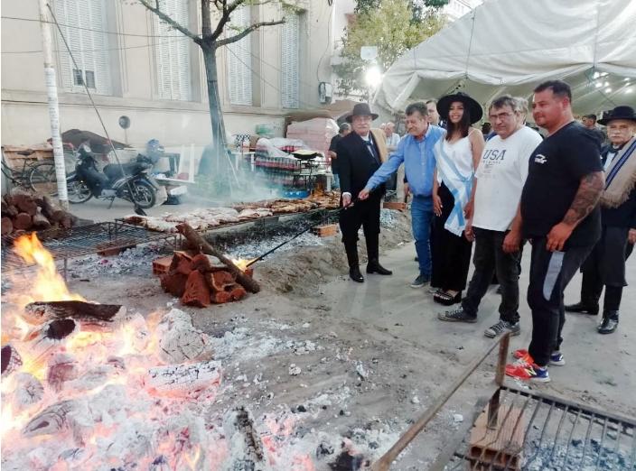 En el Día Nacional del Asado, Bragado encendió los fogones