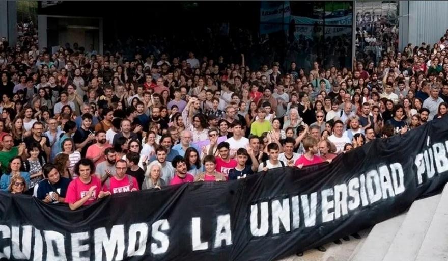 Los estudiantes vienen marchando