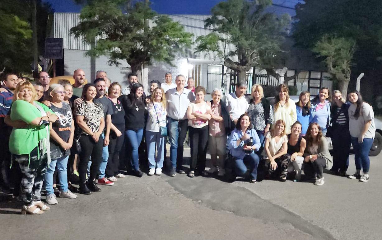 El Gobierno inauguró una obra de luminarias LED en inmediaciones de la escuela N° 10