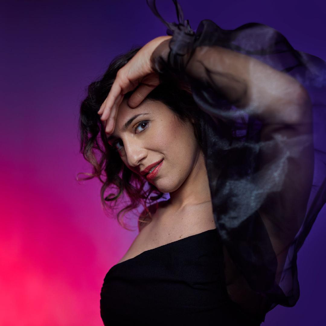 Mariana Mazú dice presente en la 25ª Ceremonia de los Latin Grammy