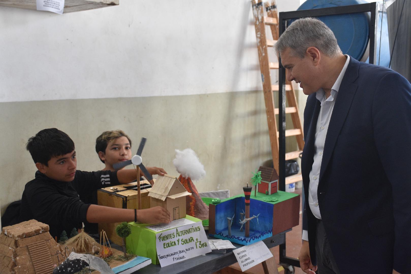 'Aprovechen las herramientas de la escuela pública y sean protagonistas'