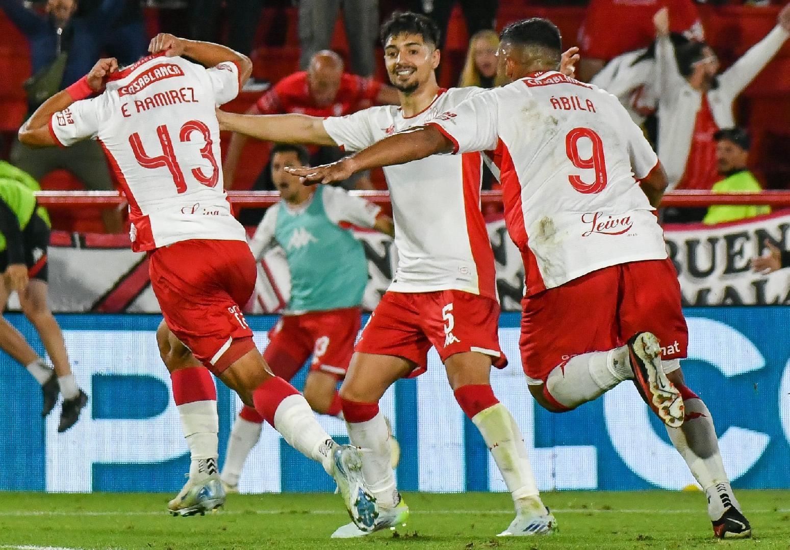 Huracán ganó y sueña 