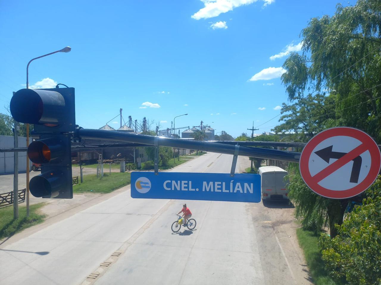 Colocaron un nuevo semáforo en Elguea Román