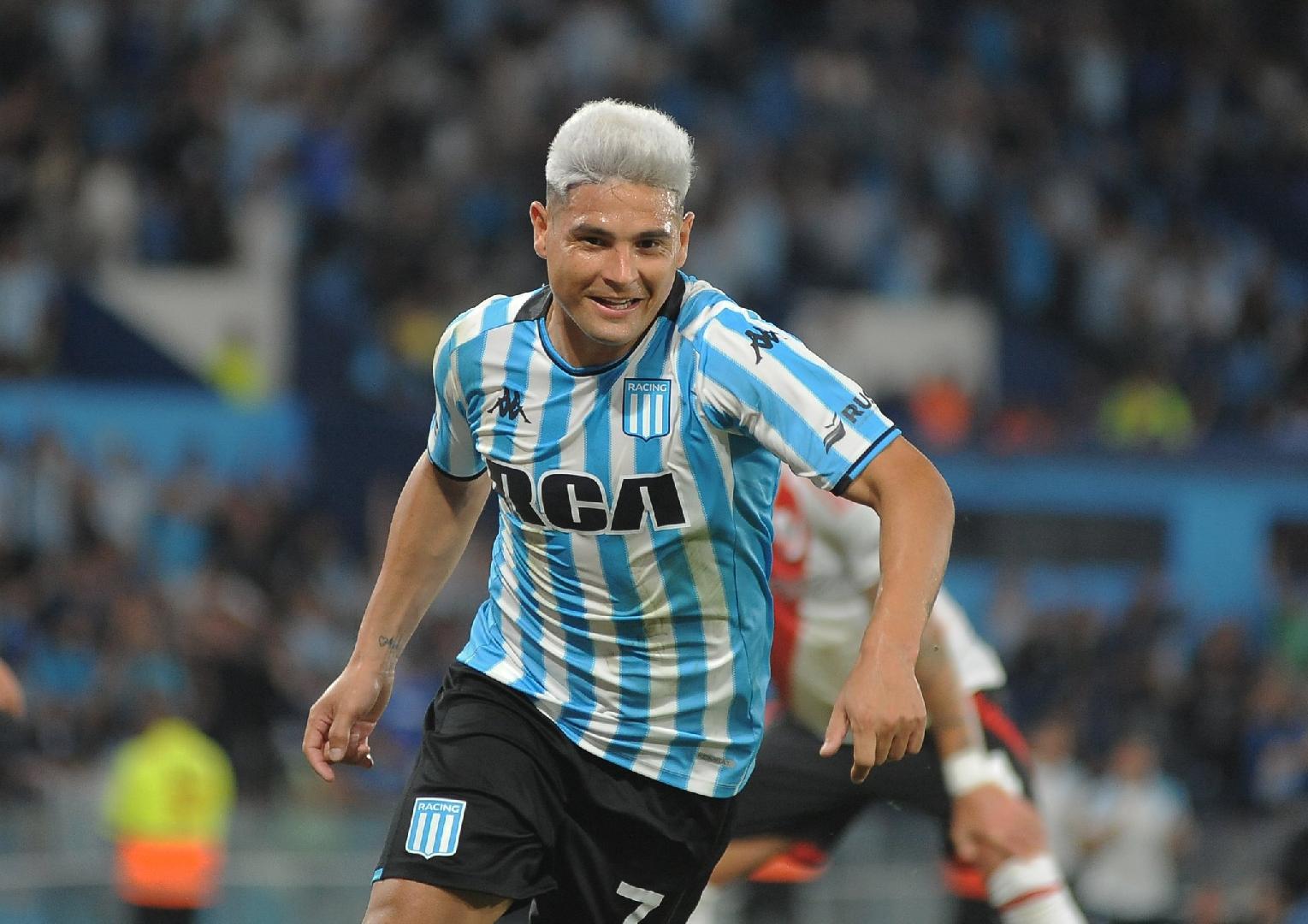 Racing le ganó a River y suma una alegría