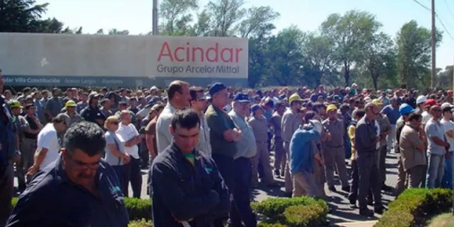 Suspenden a 700 trabajadores