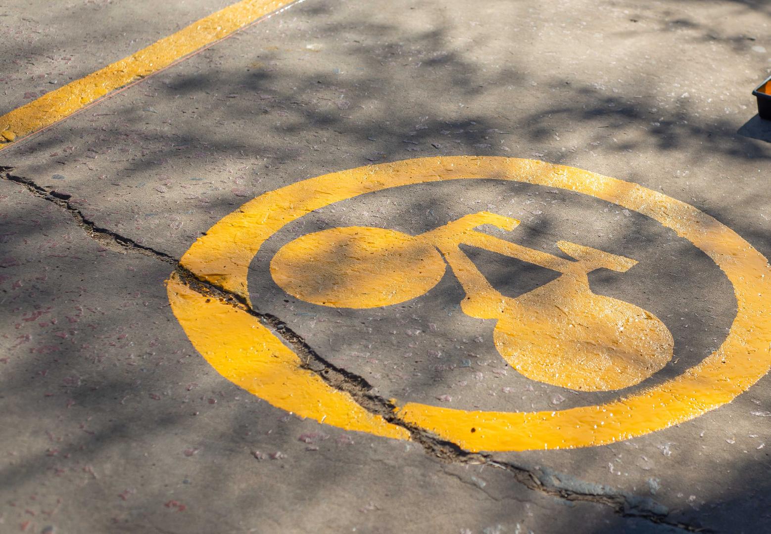 Se podrá estacionar sobre la ciclovía 