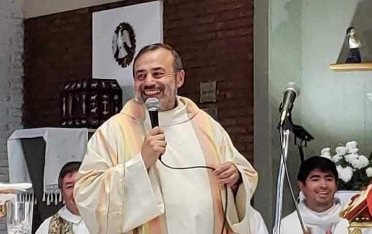 El padre Raúl Moretto reemplazará a Jorge Nowak en la parroquia de los Santos Arcángeles