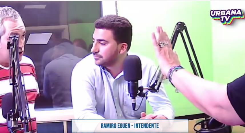 En una radio en 25 de Mayo entrevistaban al intendente y entró un vecino al estudio para increparlo